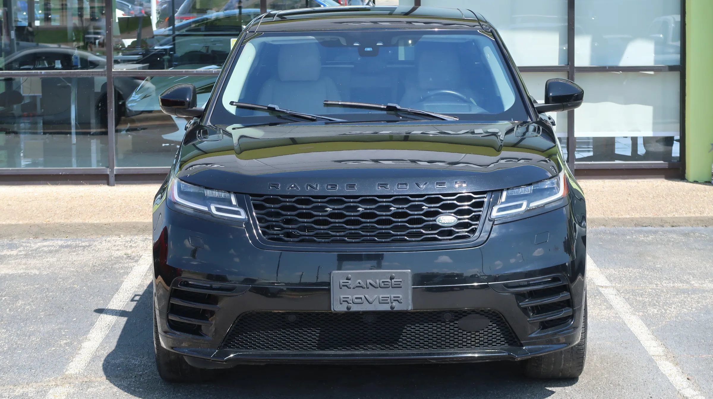 Used 2019 Land Rover Range Rover Velar R-Dynamic SE AWD/4WD image 4