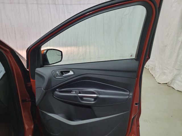 Used 2019 Ford Escape SE image 54