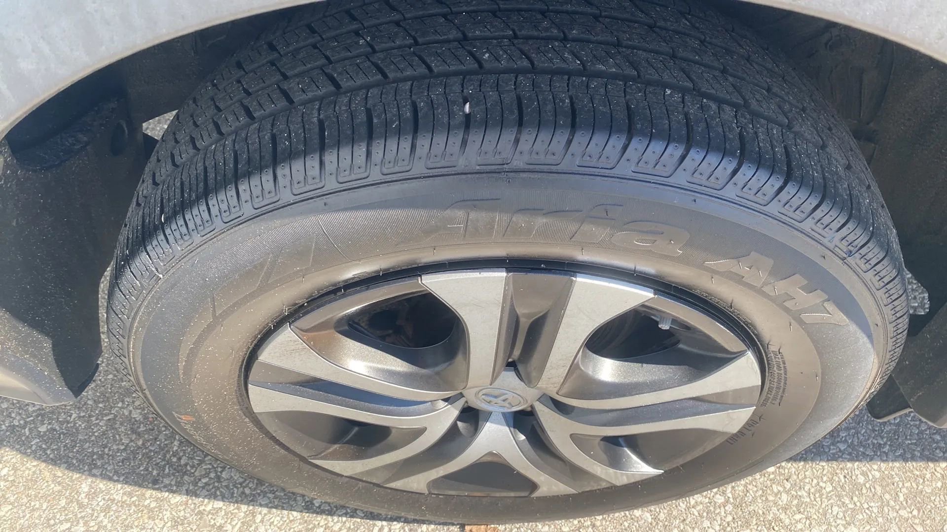 Used 2018 Toyota RAV4 LE w/ All Weather Liner Package image 18