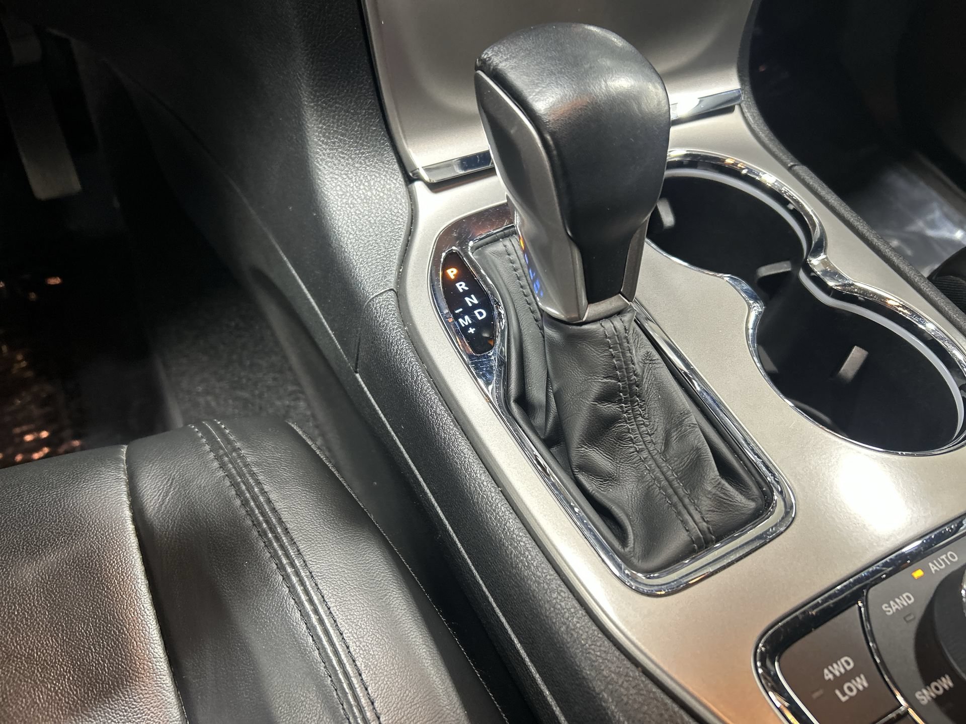 Used 2021 Jeep Grand Cherokee Limited AWD/4WD image 17