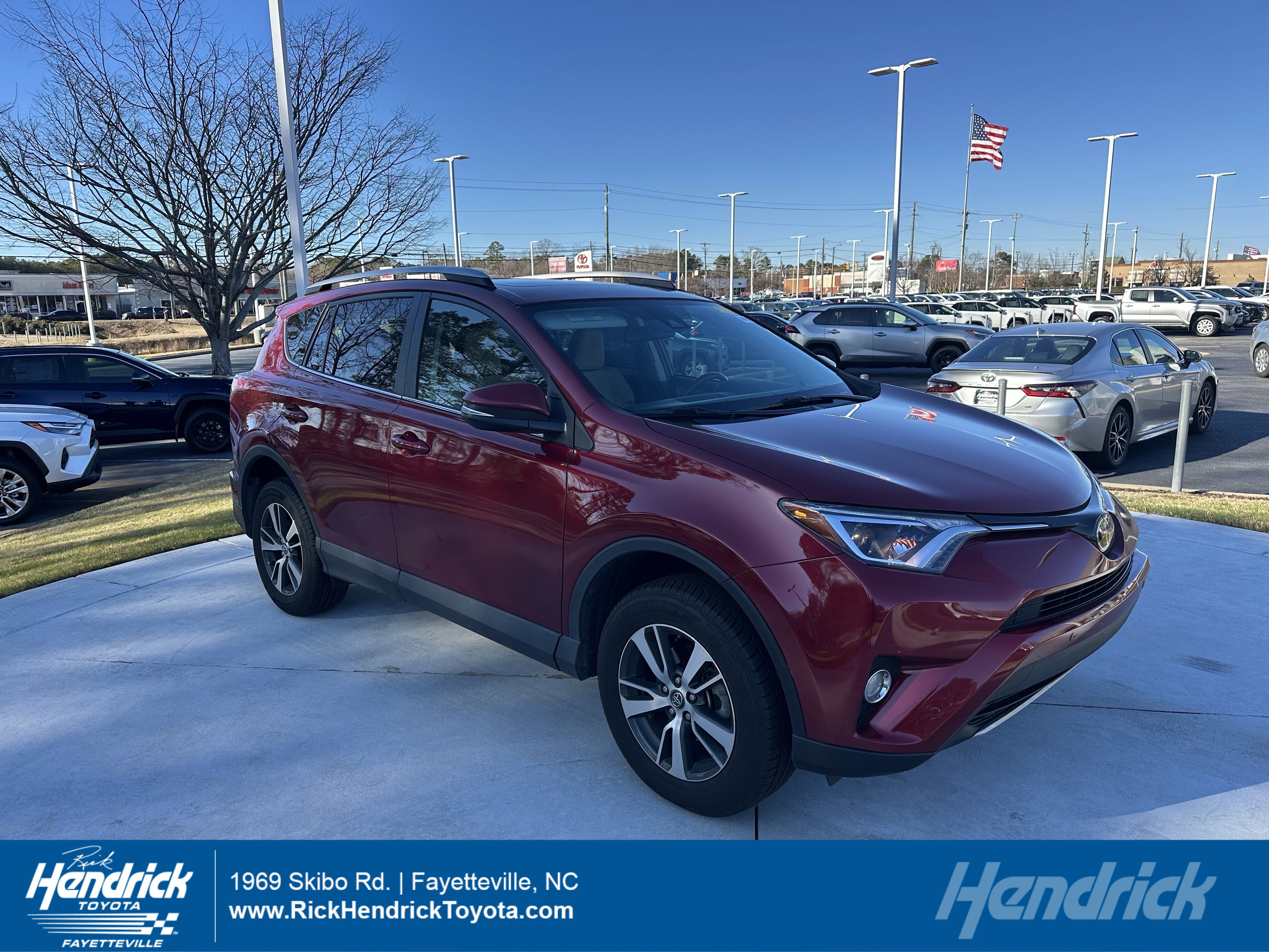 Used 2018 Toyota RAV4 XLE image 1