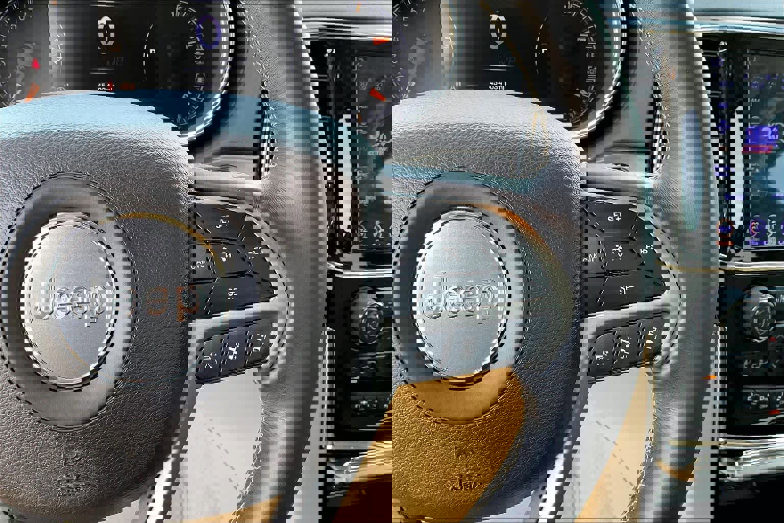 Used 2020 Jeep Grand Cherokee Overland image 23