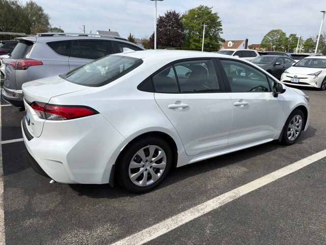 Used 2026 Toyota Corolla LE FWD image 3