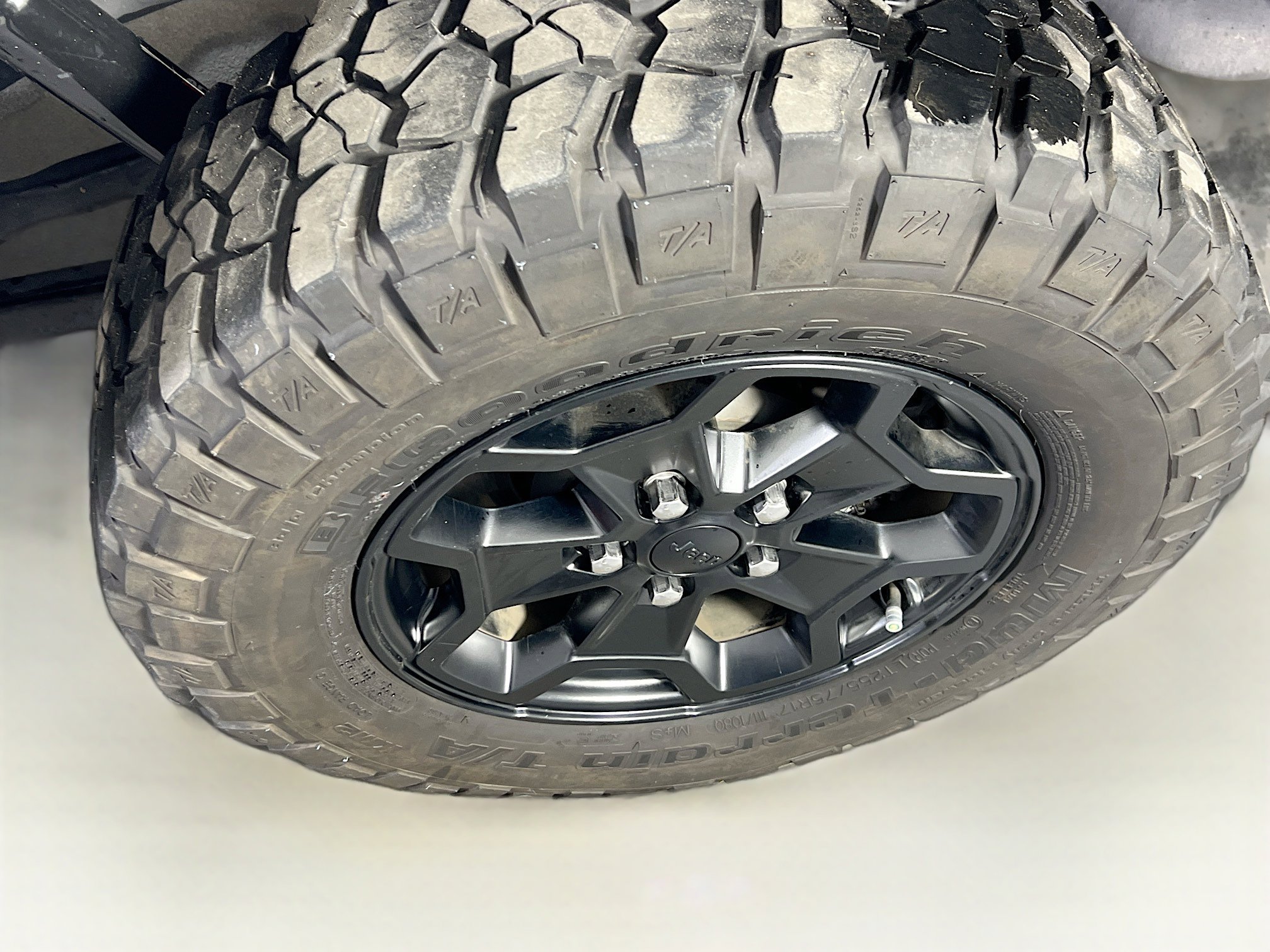 Used 2022 Jeep Gladiator Willys image 28