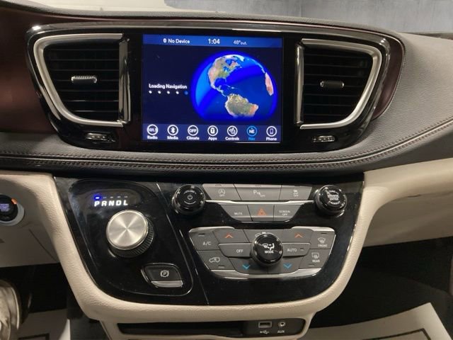 Used 2019 Chrysler Pacifica Limited w/ Tire & Wheel Group image 14