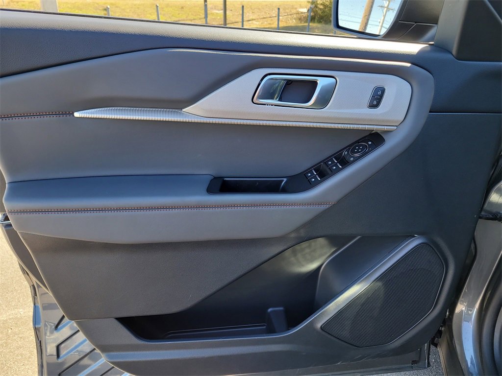 Used 2025 Ford Explorer Active image 15
