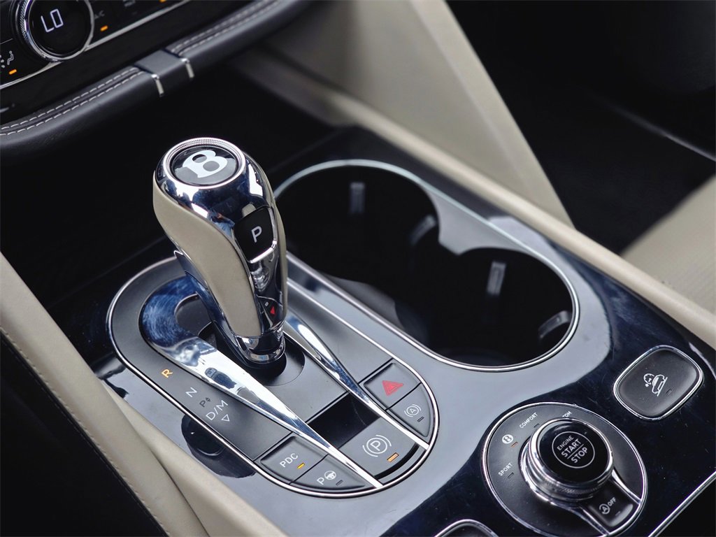 Used 2023 Bentley Bentayga Extended Wheelbase image 44