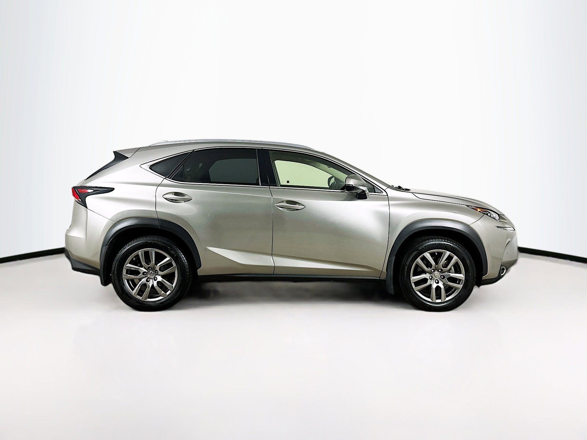 Used 2016 Lexus NX 300h AWD image 10