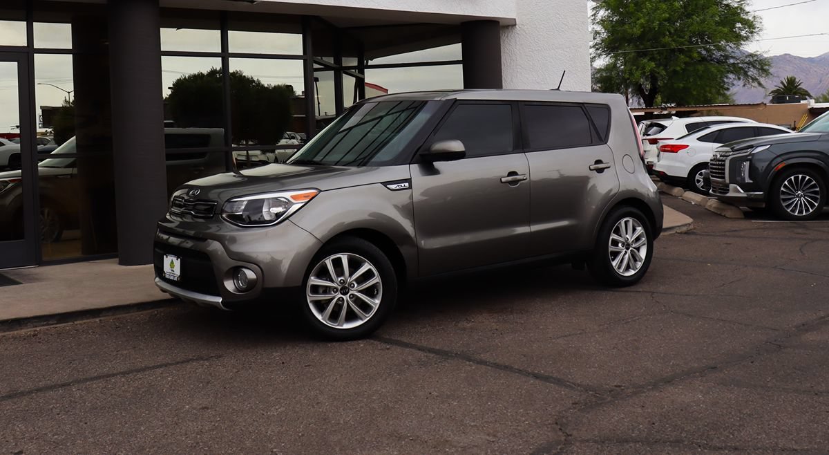 Used 2018 Kia Soul + FWD image 3