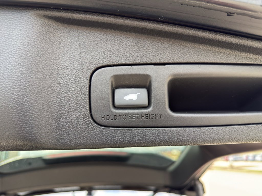 Used 2018 Honda CR-V Touring image 18