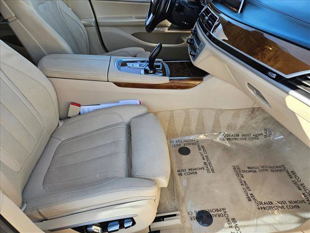 Used 2017 BMW 740i xDrive image 19