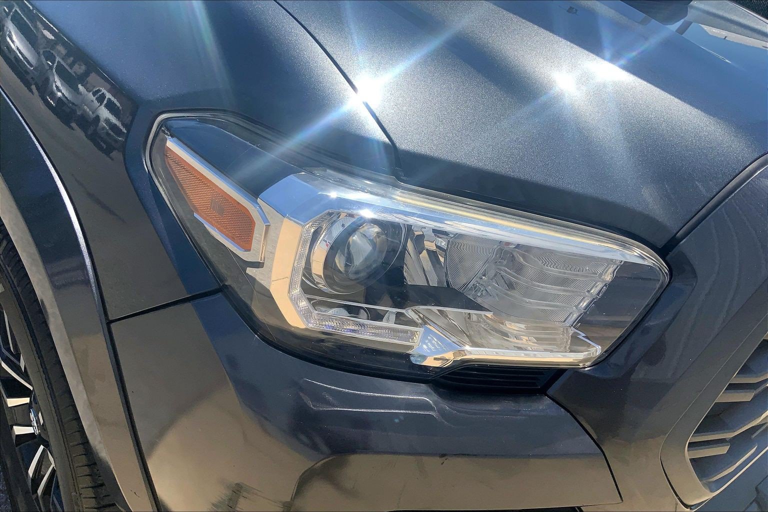 Used 2020 Toyota Tacoma TRD Sport AWD/4WD image 32