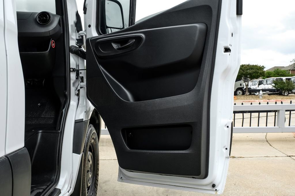 Used 2020 Mercedes-Benz Sprinter 2500 w/ Driver Convenience Package image 40