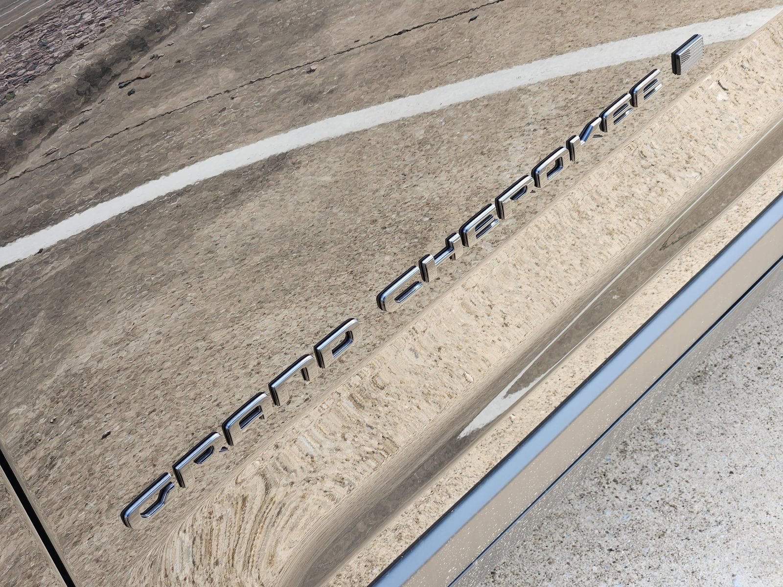 New 2026 Jeep Grand Cherokee Altitude AWD/4WD image 18