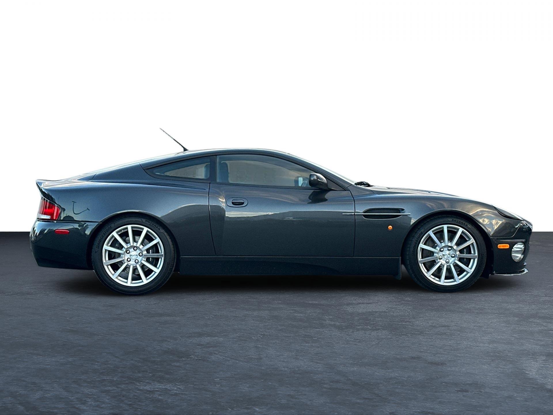 Used 2006 Aston Martin Vanquish S image 28