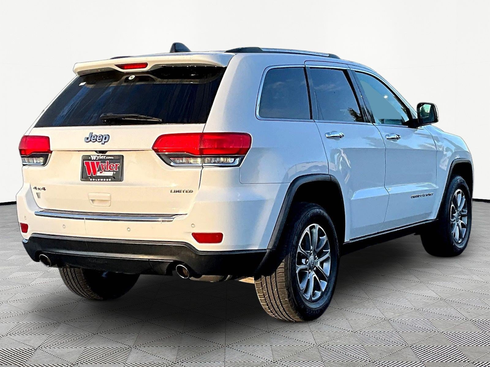 Used 2014 Jeep Grand Cherokee Limited w/ Luxury Group II AWD/4WD image 6