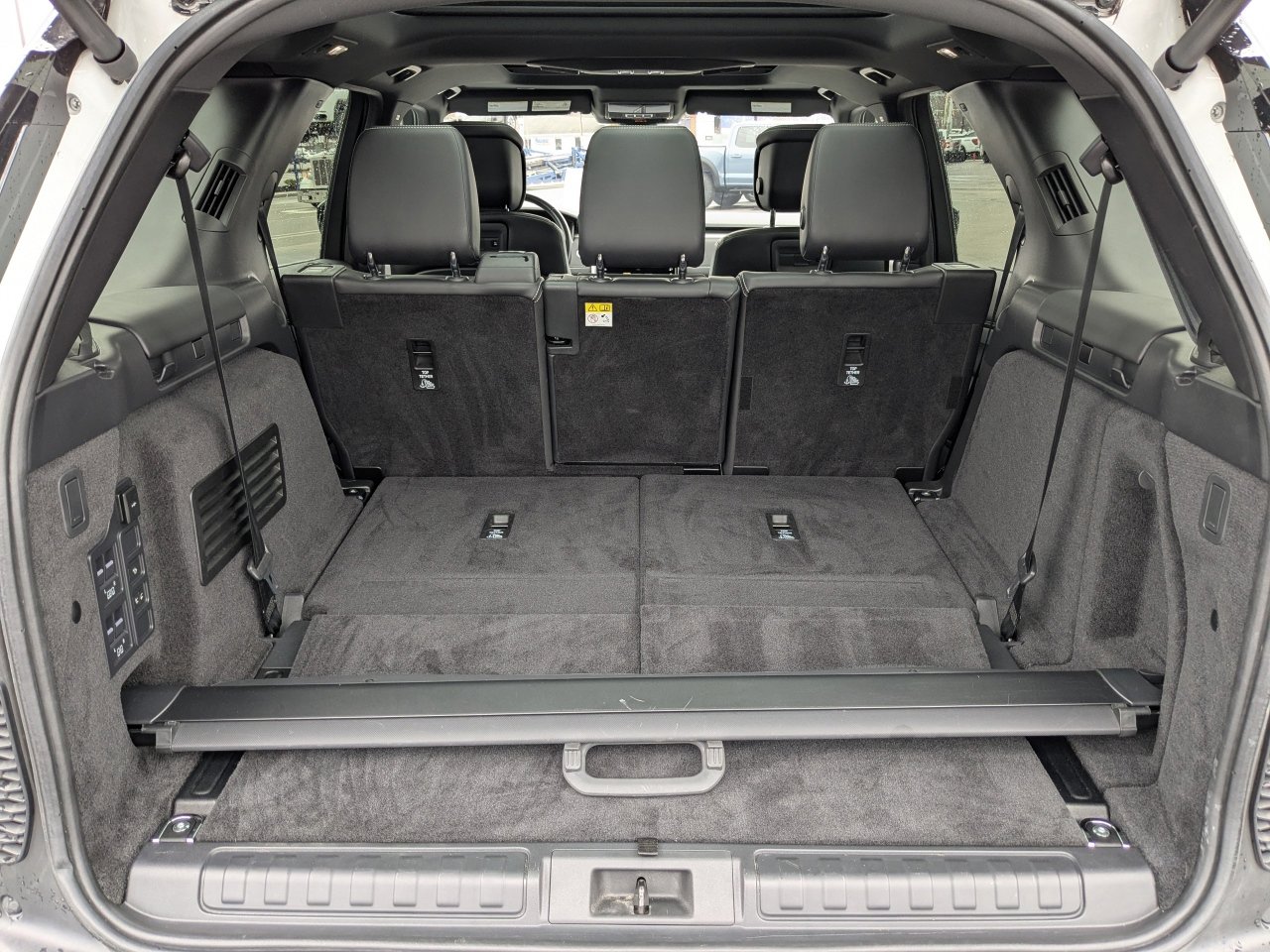 Used 2023 Land Rover Discovery S R-Dynamic AWD/4WD image 14
