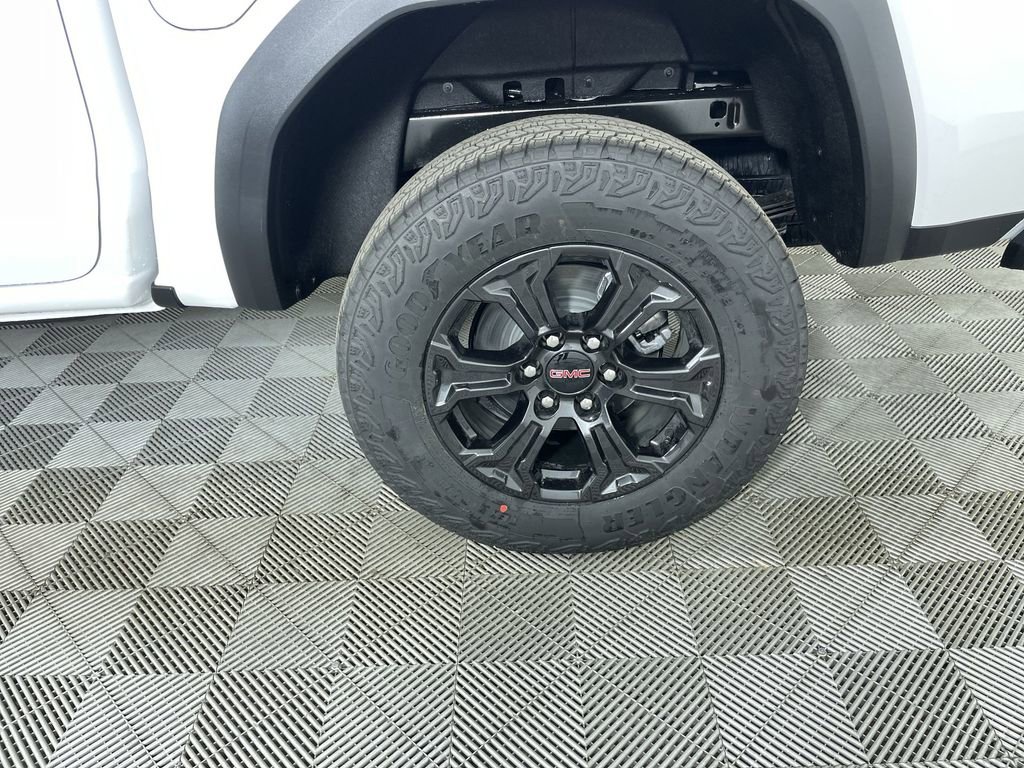 Used 2025 GMC Canyon Elevation image 33