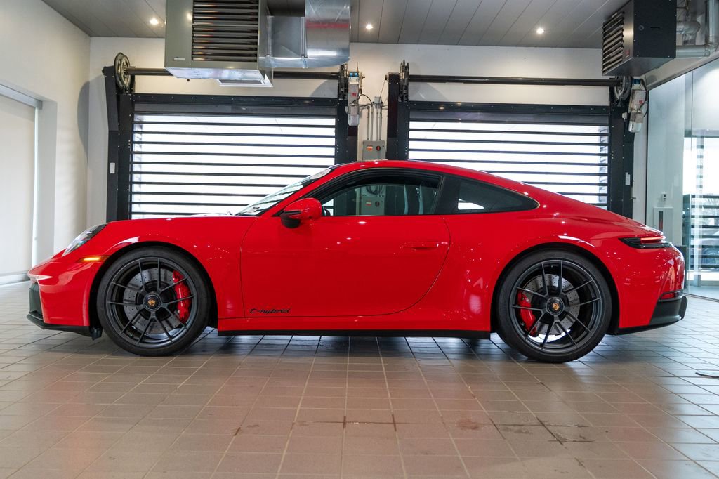 Certified 2025 Porsche 911 Carrera GTS RWD image 2