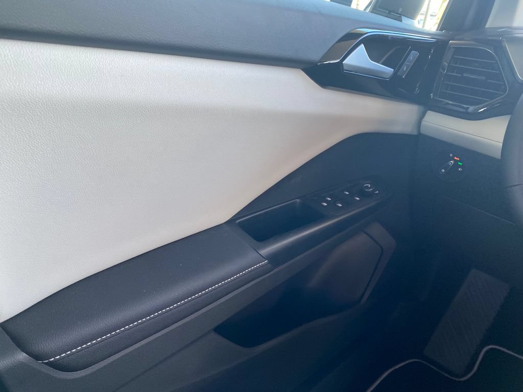 New 2026 Volkswagen Taos S FWD image 13