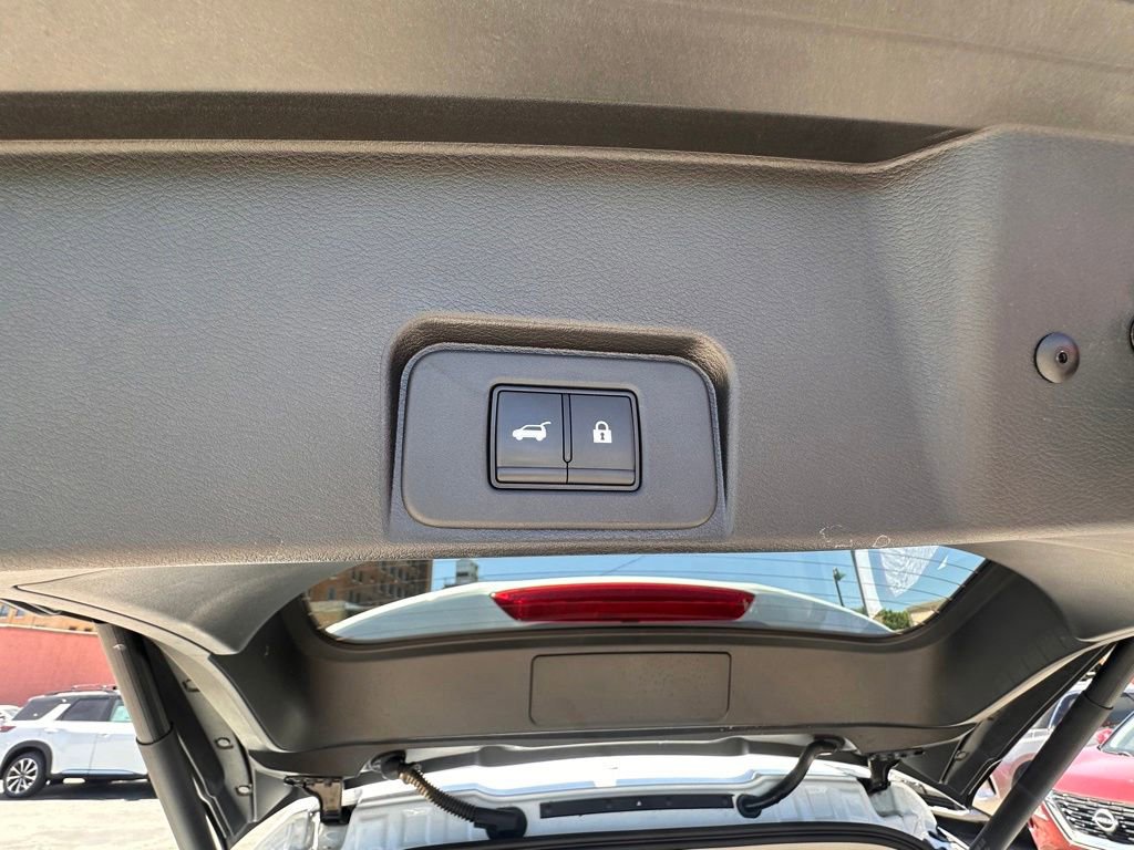 Certified 2024 Nissan Rogue SL w/ SL Premium Package FWD image 8