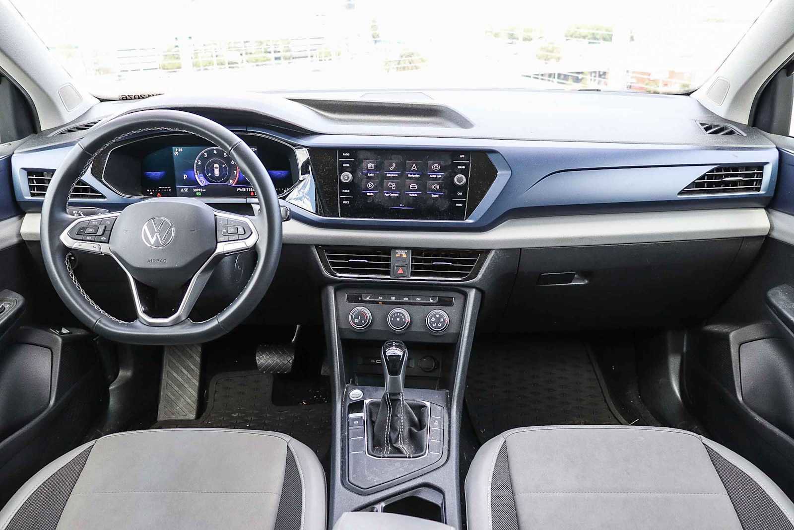 Certified 2022 Volkswagen Taos SE w/ Panoramic Sunroof Package FWD image 12