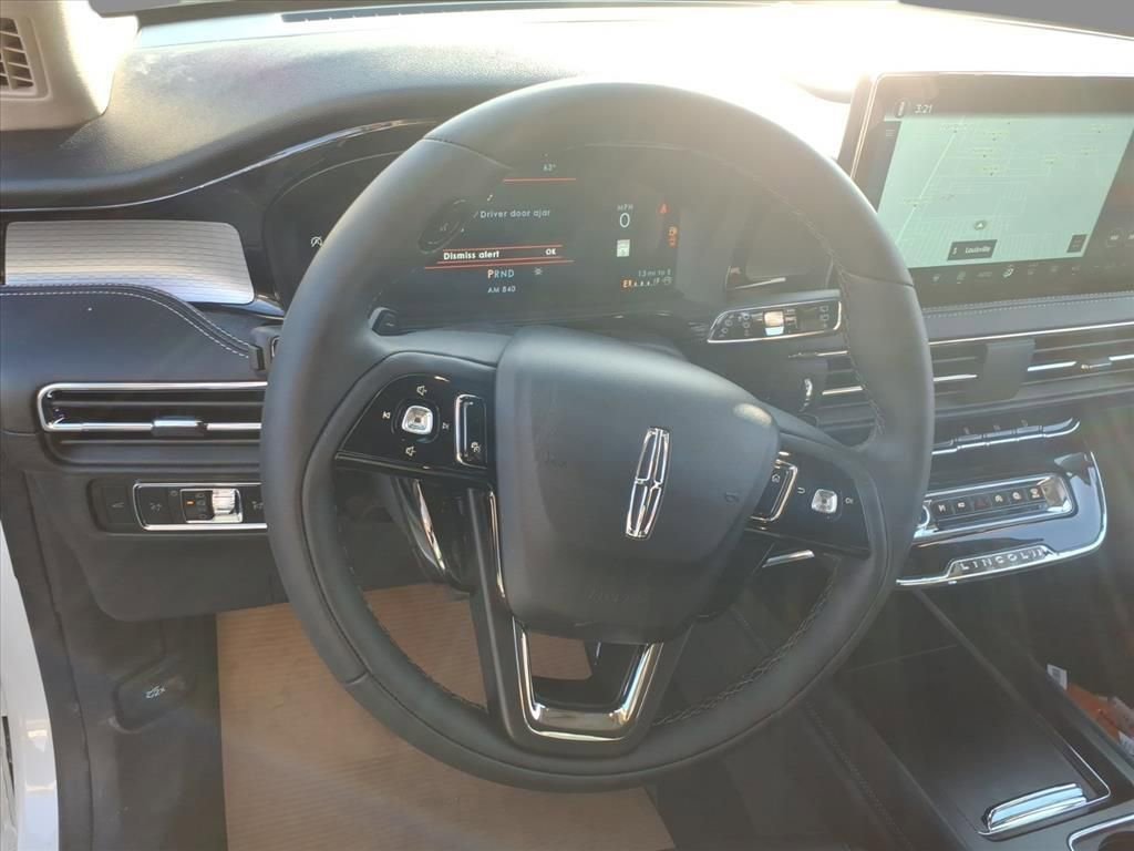 New 2026 Lincoln Corsair Premiere image 21