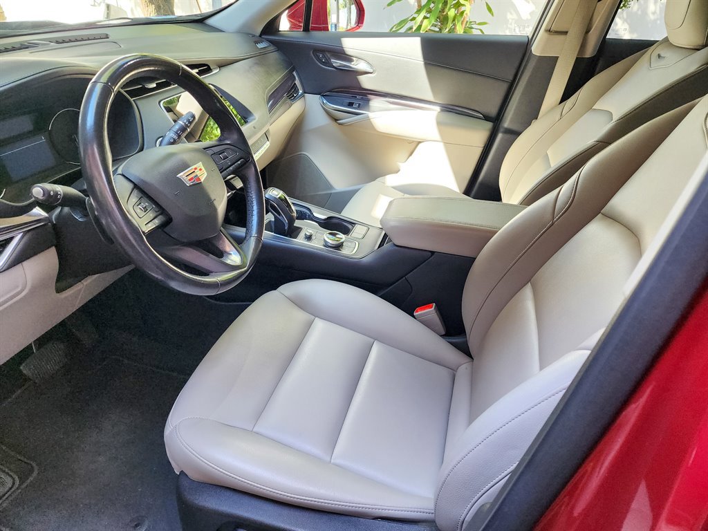 Used 2019 Cadillac XT4 Luxury FWD image 11
