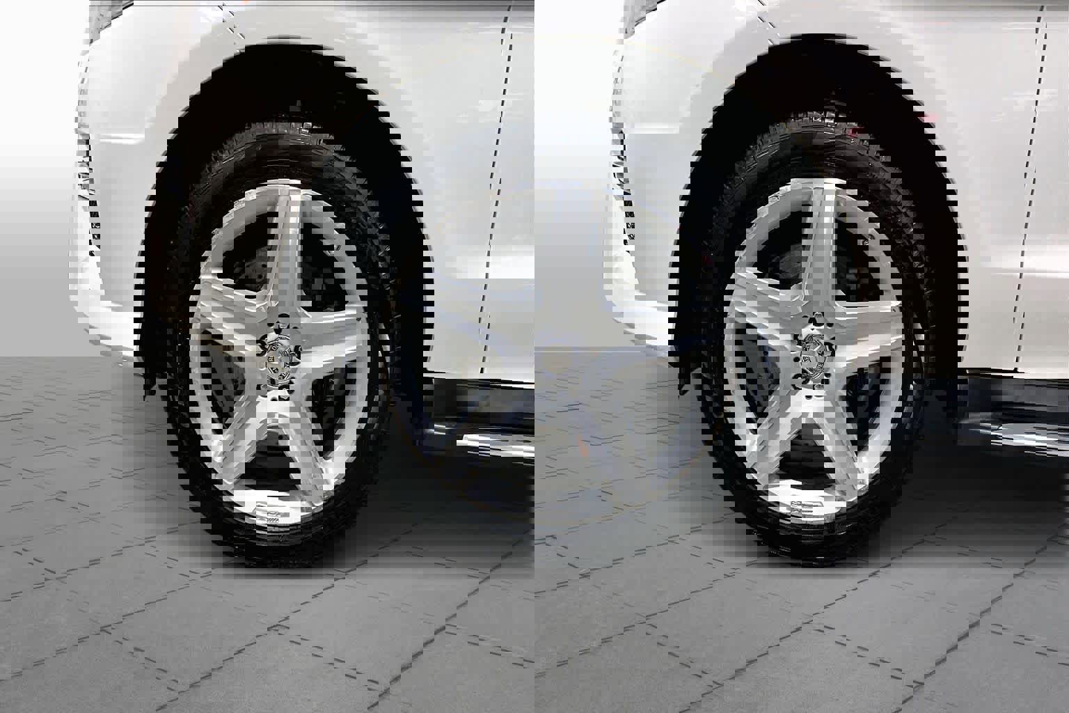 Used 2015 Mercedes-Benz ML 400 4MATIC image 11