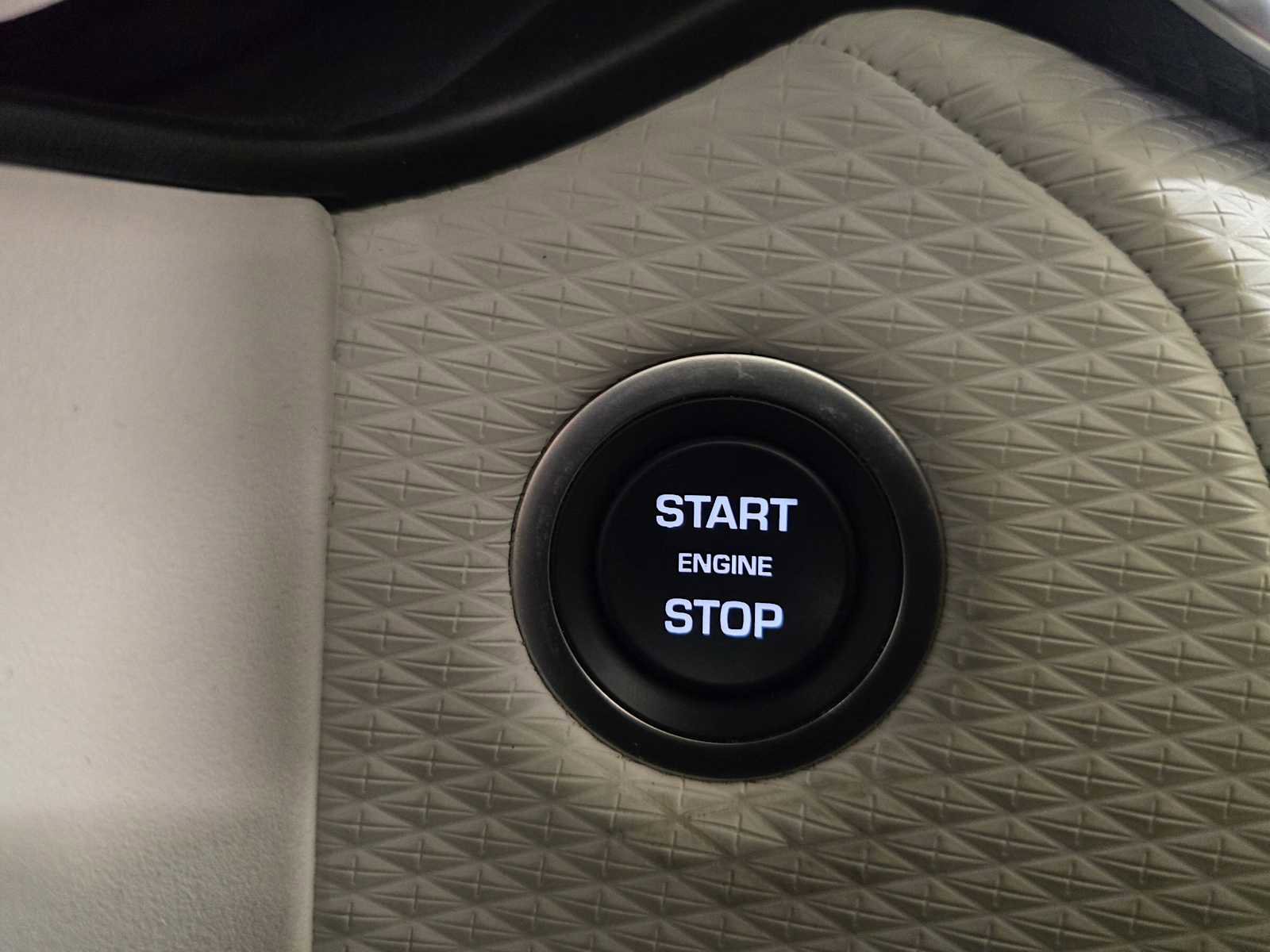 Certified 2023 Land Rover Range Rover Velar R-Dynamic S image 39