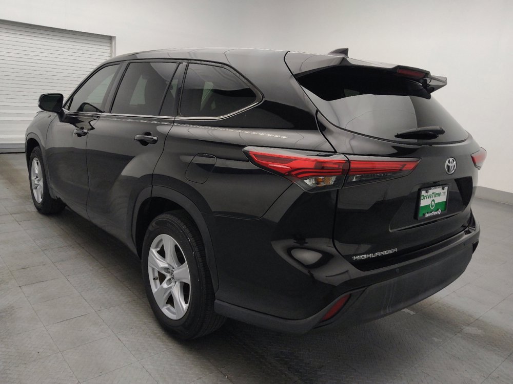 Used 2021 Toyota Highlander L FWD image 5