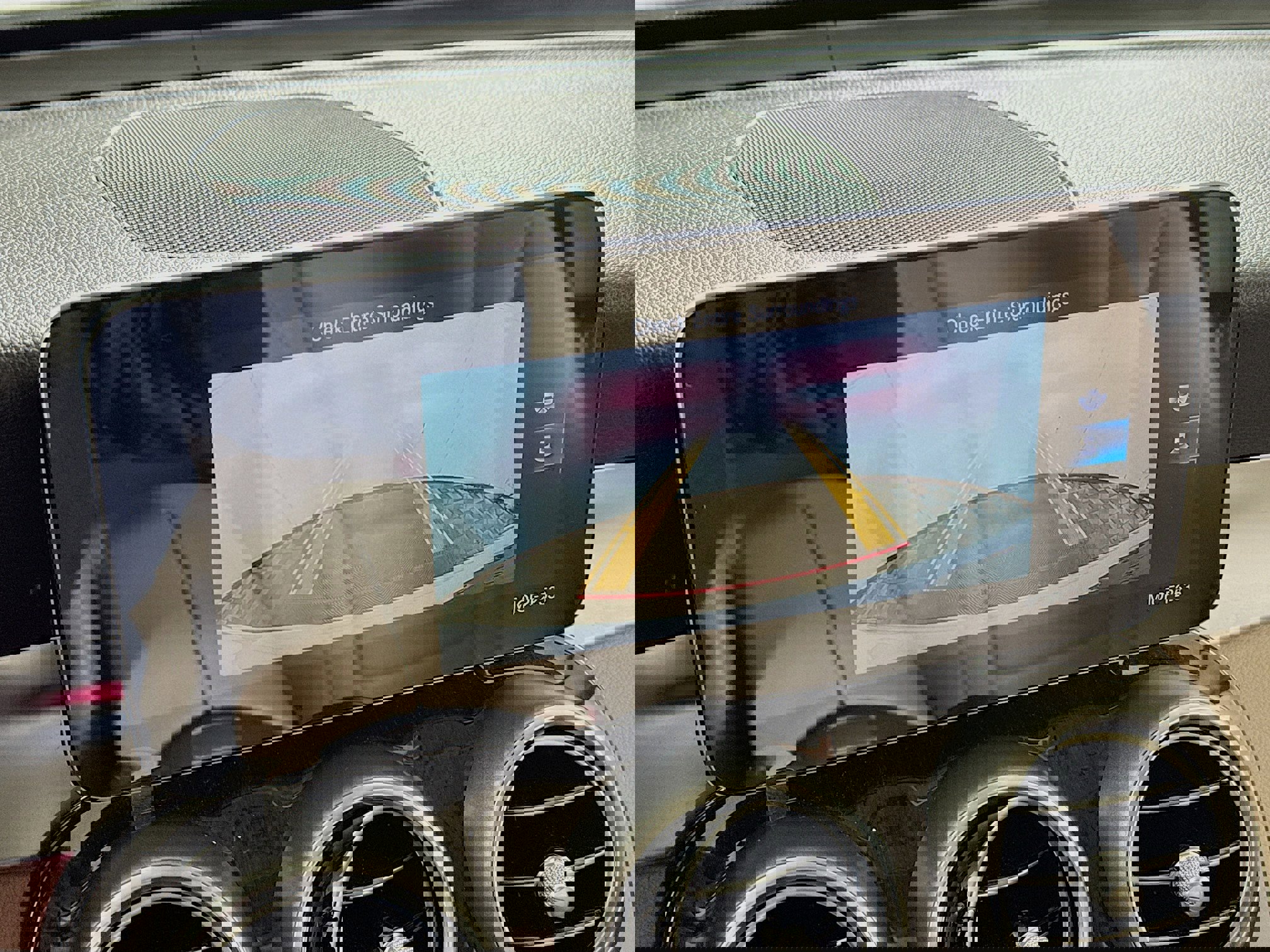 Used 2020 Mercedes-Benz GLC 300 4MATIC w/Navigation,Leather,Du image 3