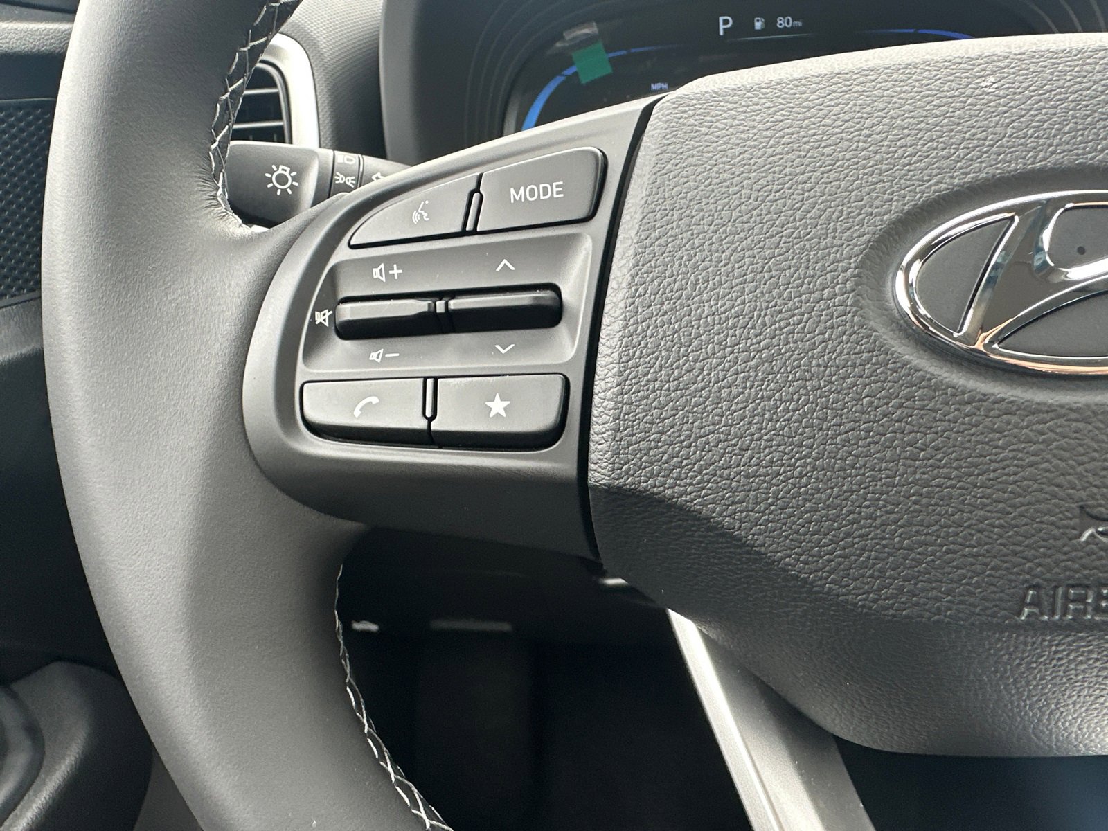 New 2025 Hyundai Venue SEL image 18