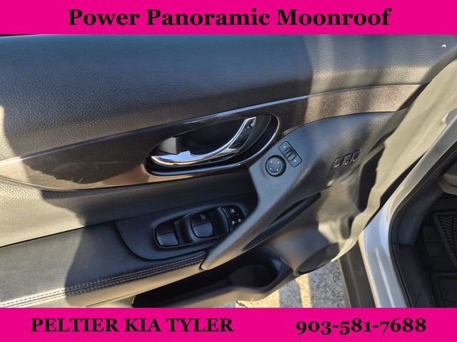 Used 2018 Nissan Rogue SV w/ Sun & Sound Touring Package image 25