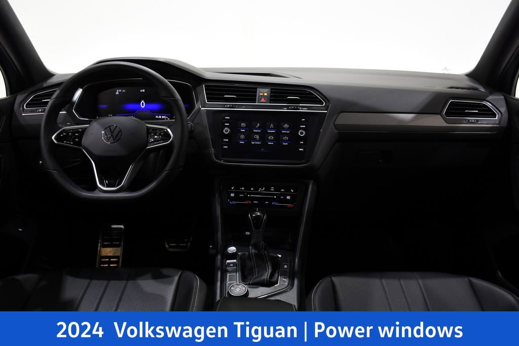 Used 2024 Volkswagen Tiguan SE R-Line image 8
