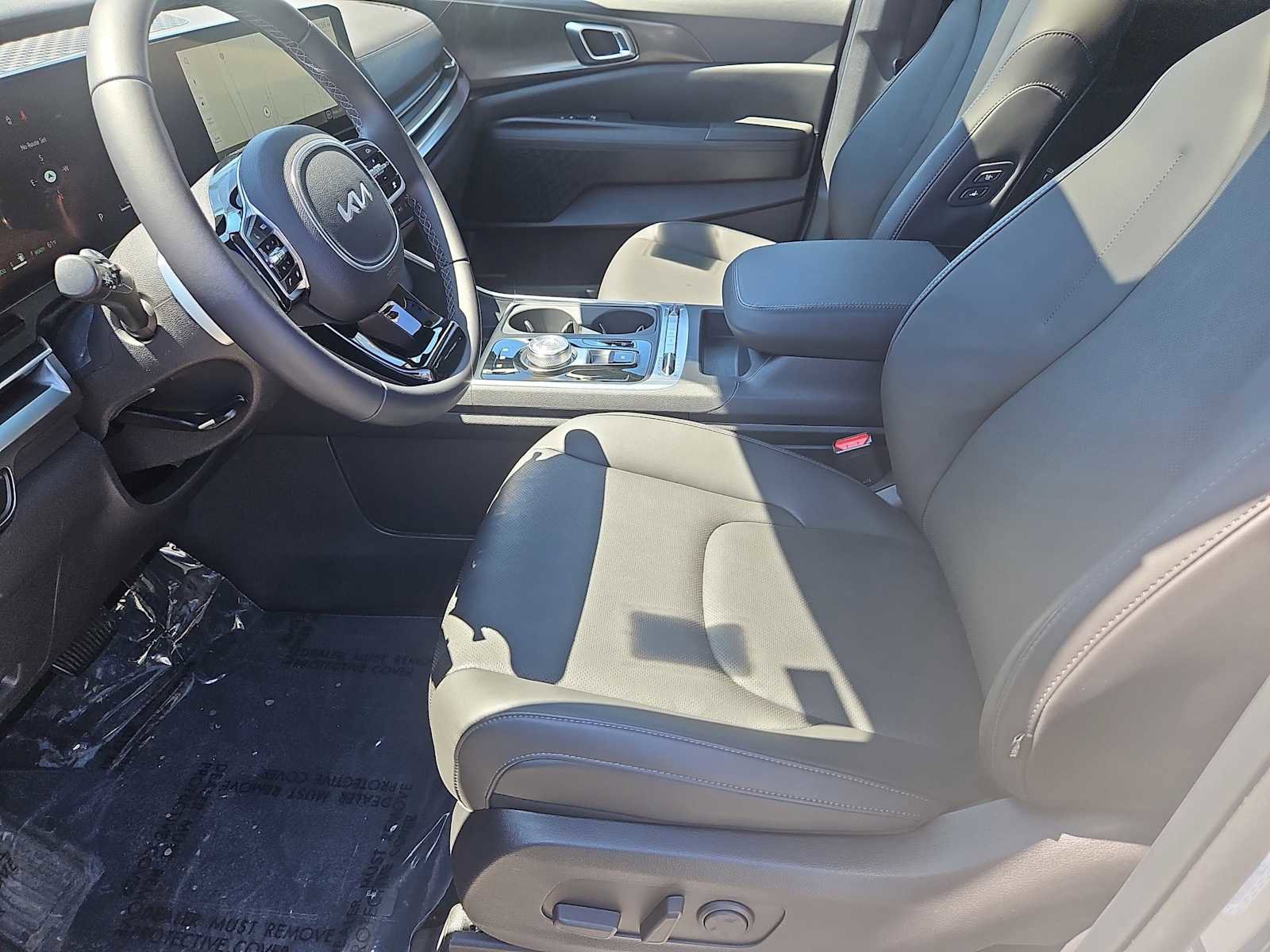 Used 2026 Kia Carnival SX w/ SX Dark Edition Package FWD image 32