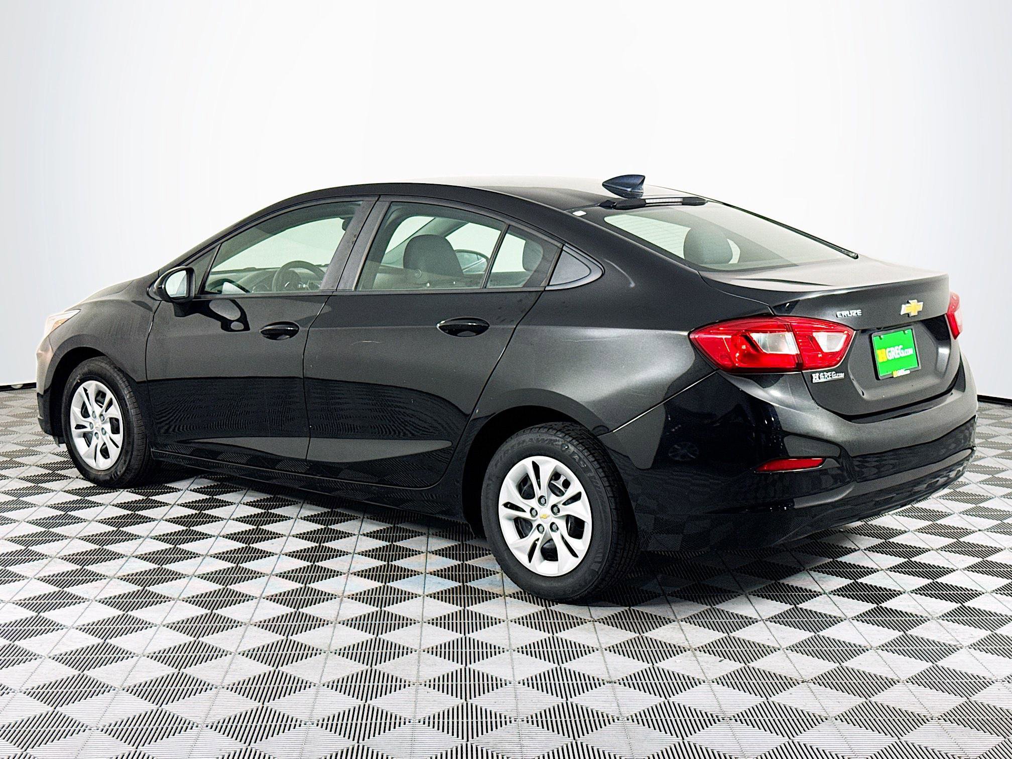 Used 2019 Chevrolet Cruze LS image 6
