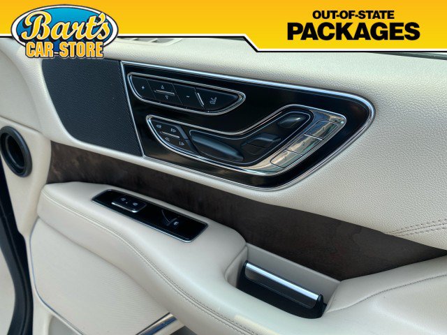 Used 2019 Lincoln Navigator Reserve AWD/4WD image 17
