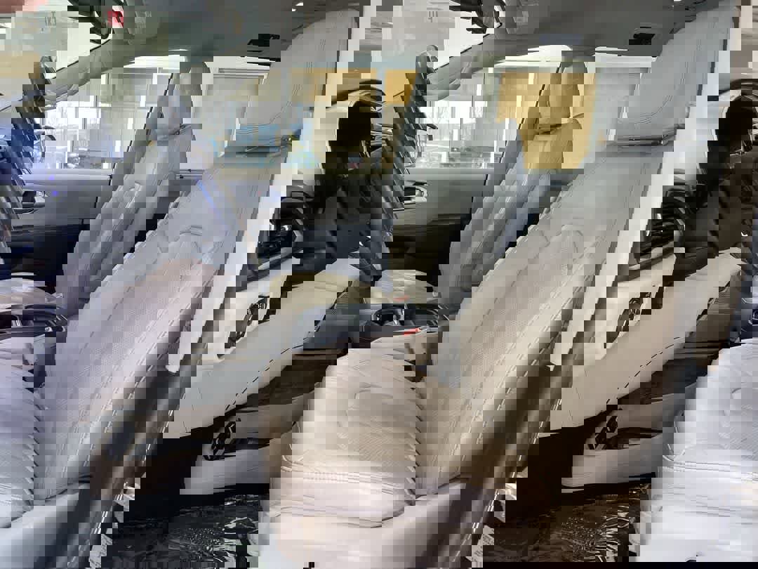 Used 2017 Chrysler Pacifica Premium image 11