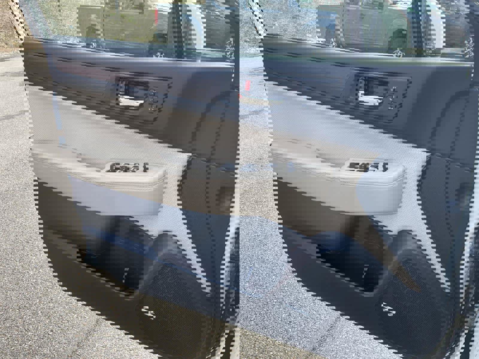 Used 2016 Subaru Legacy 3.6R Limited image 25