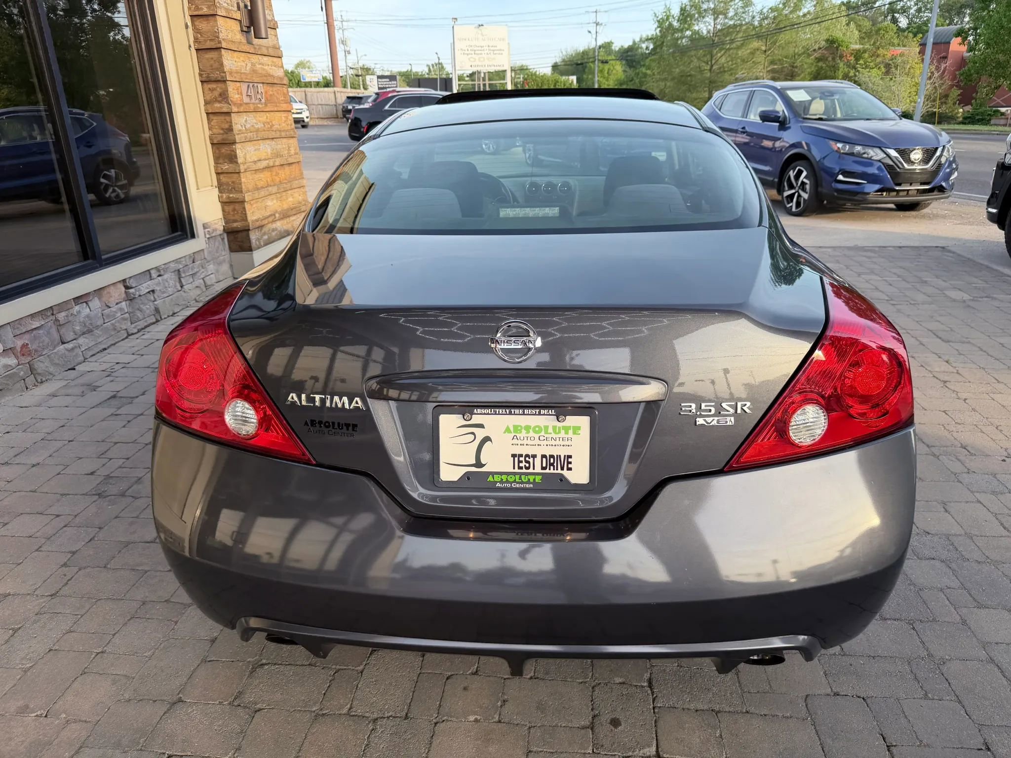 Used 2011 Nissan Altima 3.5 SR FWD image 35