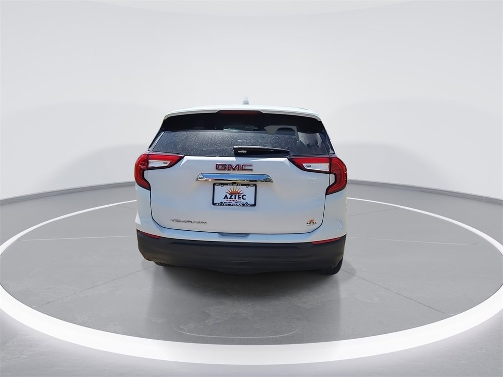 Used 2024 GMC Terrain SLE image 7