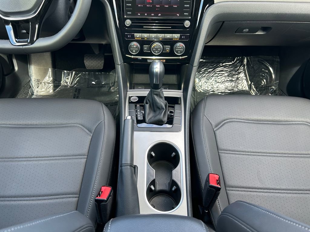 Used 2021 Volkswagen Passat 2.0T SE image 12