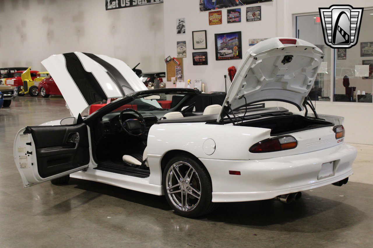 Used 2001 Chevrolet Camaro Z28 w/ SS Performance/Appearance Pkg image 21