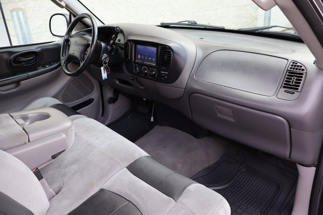 Used 2004 Ford F150 Lightning image 27