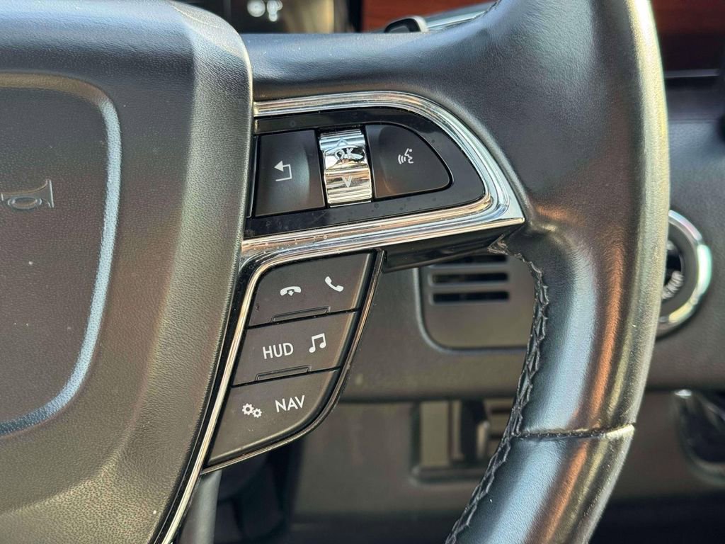 Used 2020 Lincoln Navigator Reserve w/ Equipment Group 208A Reserve AWD/4WD image 25