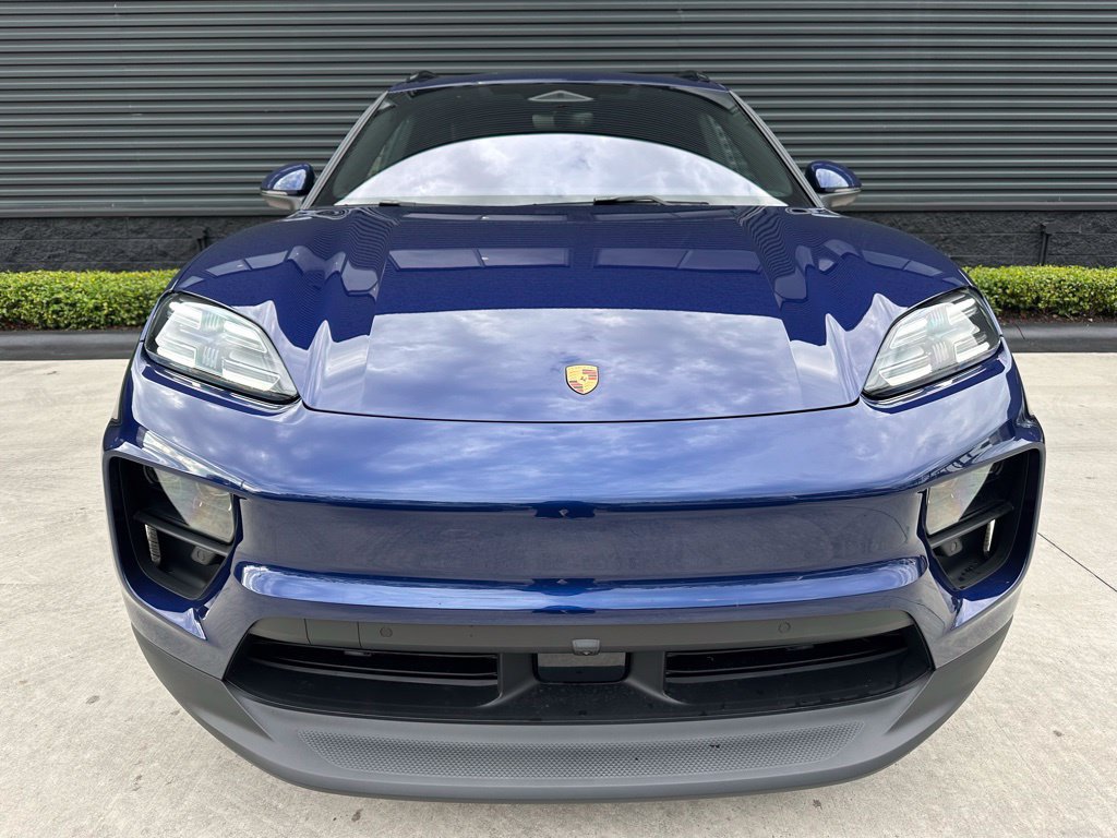 Used 2026 Porsche Macan Electric RWD image 8