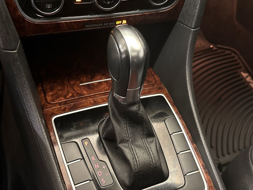 Used 2012 Volkswagen Passat 2.5 SEL image 27