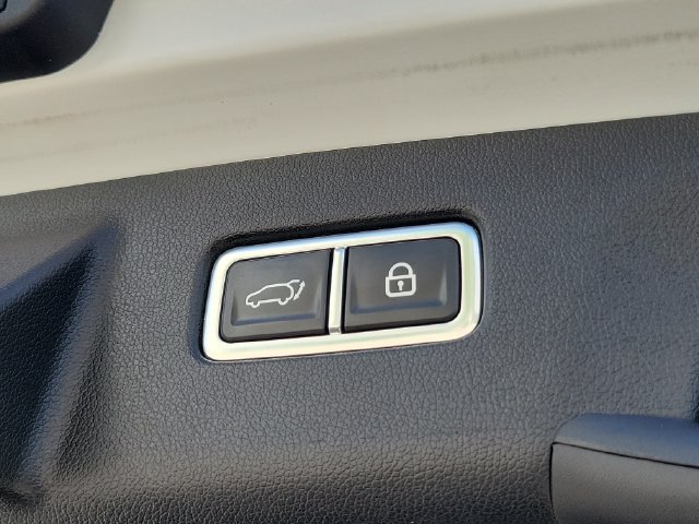 Certified 2023 Kia Sorento SX FWD image 9