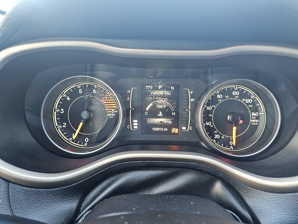 Used 2016 Jeep Cherokee Latitude w/ Safety/Convenience Group AWD/4WD image 37
